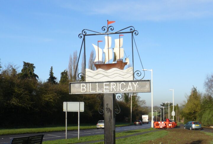 PRC Luxury Travel Essex & London Experience the Pinnacle of Luxury Travel Airport Transfers and Executive Taxi Serice in Billericay ESSEX CM11
