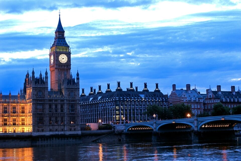 PRC Luxury Travel Essex Experience the Pinnacle of Luxury Travel Essential Tips for International Travellers Visiting the UK